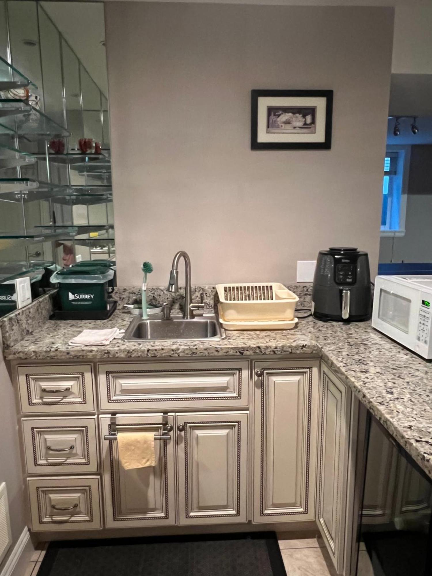 Mae Sweet Home Surrey Bagian luar foto