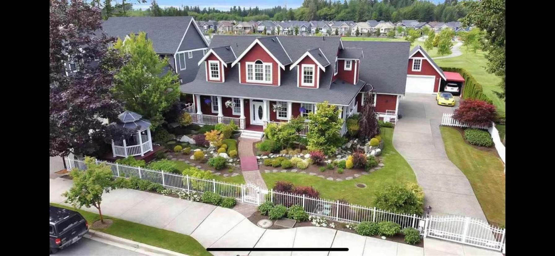 Mae Sweet Home Surrey Bagian luar foto