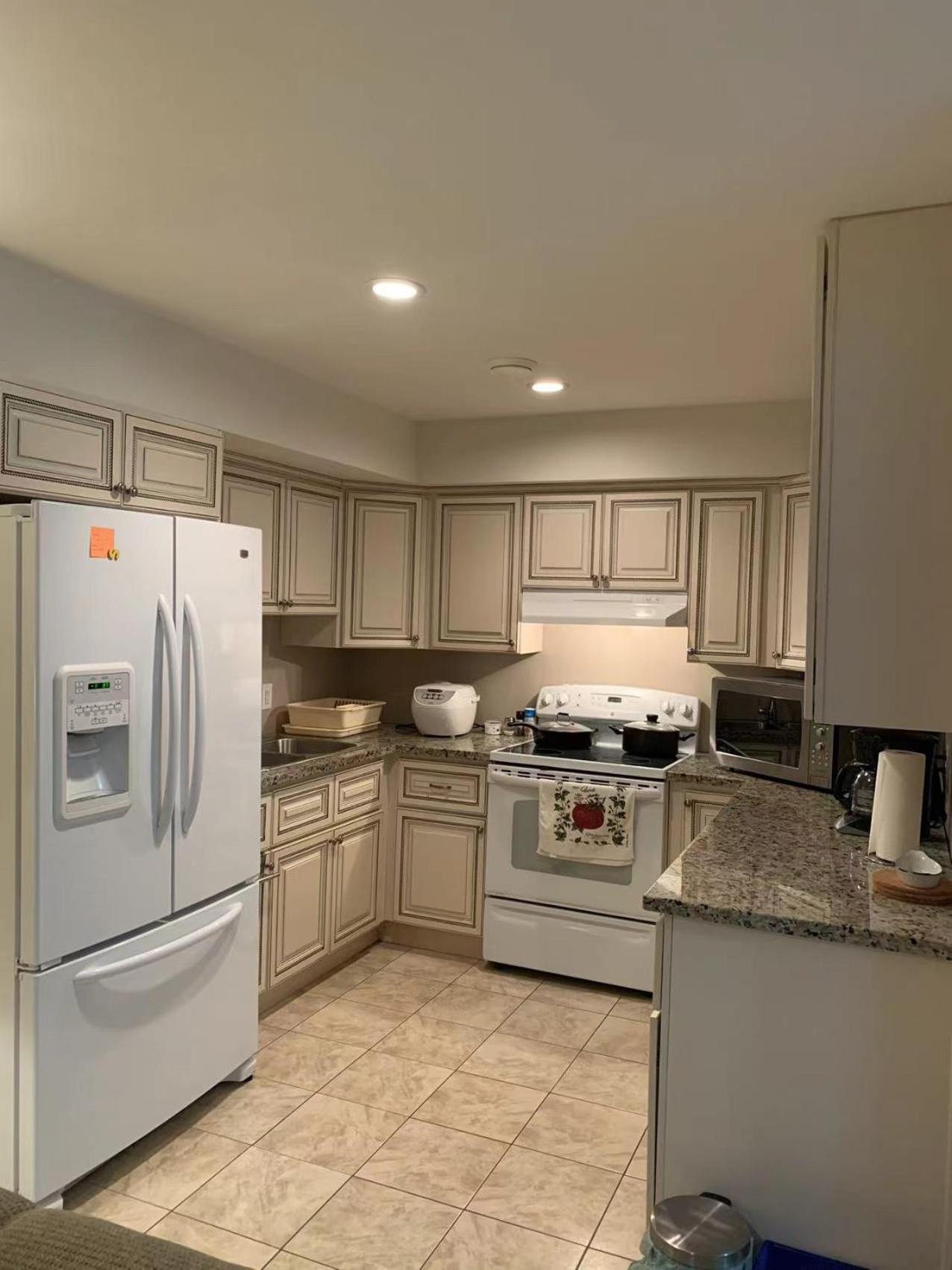 Mae Sweet Home Surrey Bagian luar foto