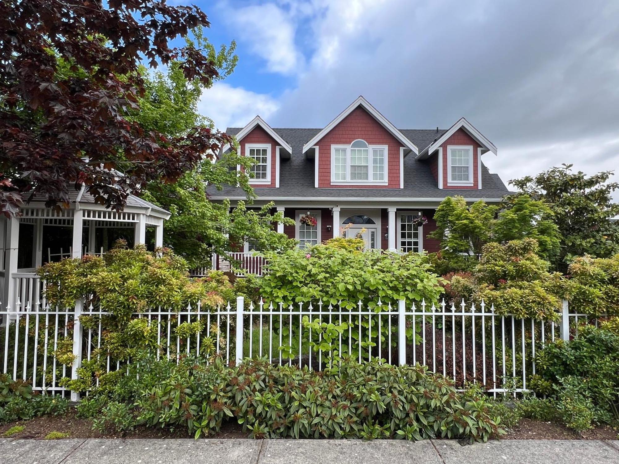 Mae Sweet Home Surrey Bagian luar foto